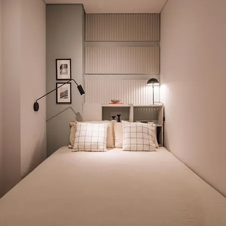 Marinha - 2 Bedrooms And Shared Pool In Arroios Lisbon