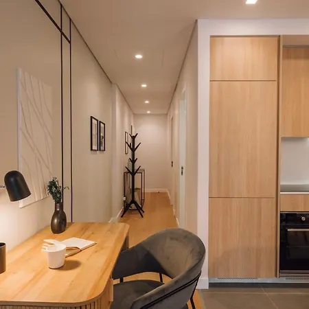 Apartment Marinha - 2 Bedrooms And Shared Pool In Arroios Lisbon