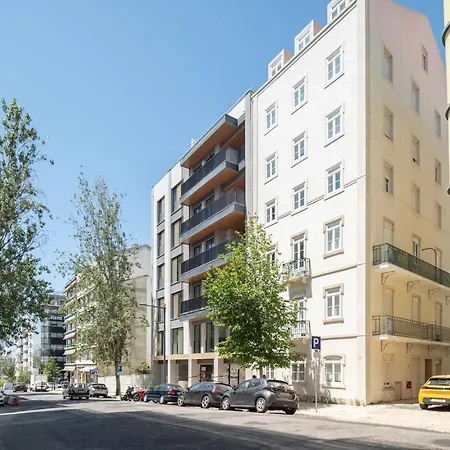 Marinha - 2 Bedrooms And Shared Pool In Arroios Lisbon