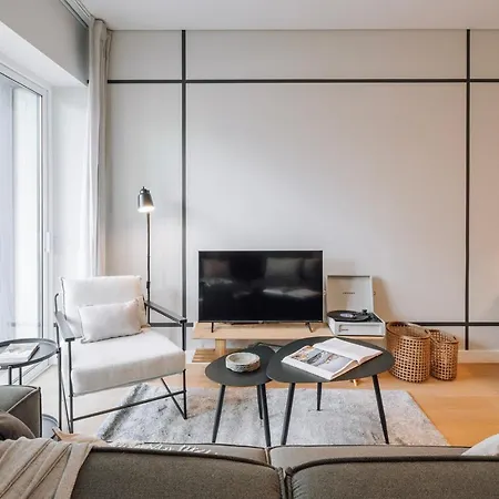 Marinha - 2 Bedrooms And Shared Pool In Arroios *