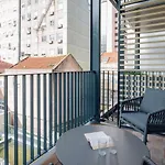 Marinha - 2 Bedrooms And Shared Pool In Arroios *